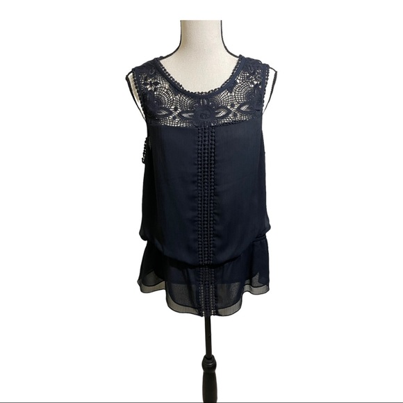 Adrianna papell womens crochet top of blouse bottom peplum and has elastic Large - Picture 1 of 11